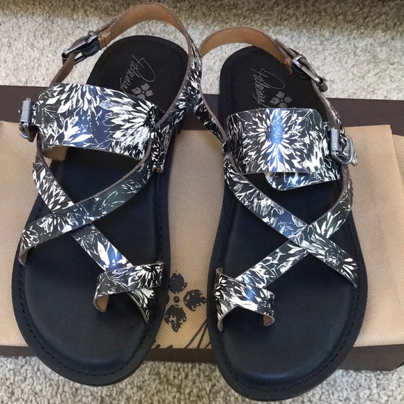 Patricia Nash Shoes - NIB! Patricia Nash 7M fiddelia leather sandals
